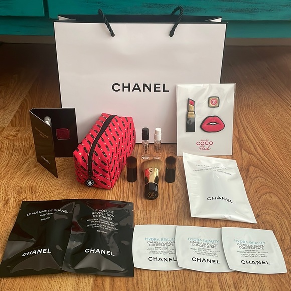 CHANEL Other - Chanel sample bag